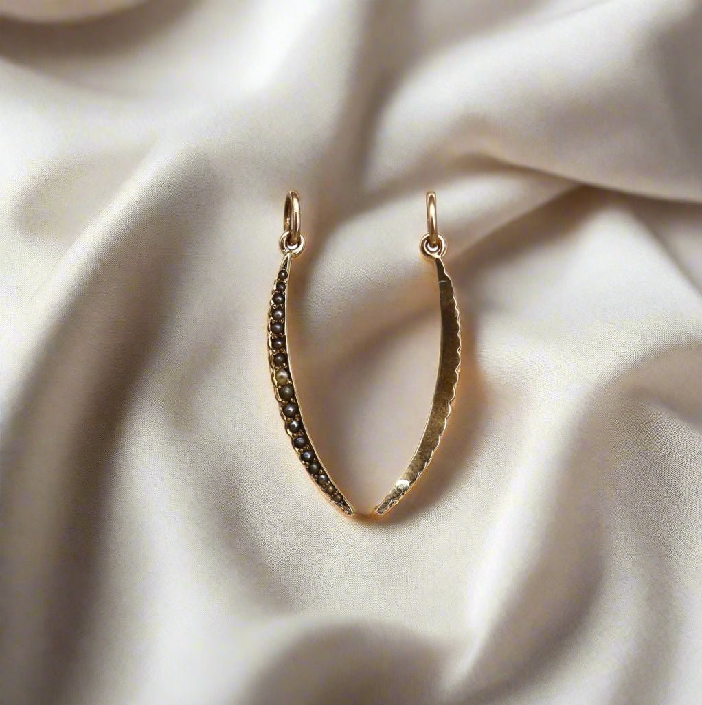 10k Gold Antique Crescent Moon Pendants - Petra Star