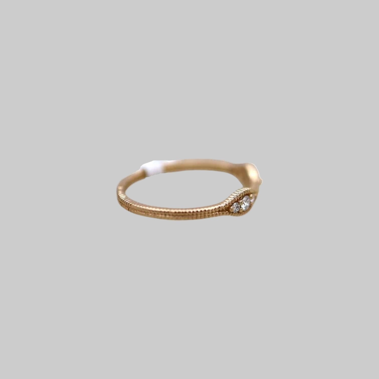 14k Gold Milgrain Ribbed Diamond Band - Petra Star
