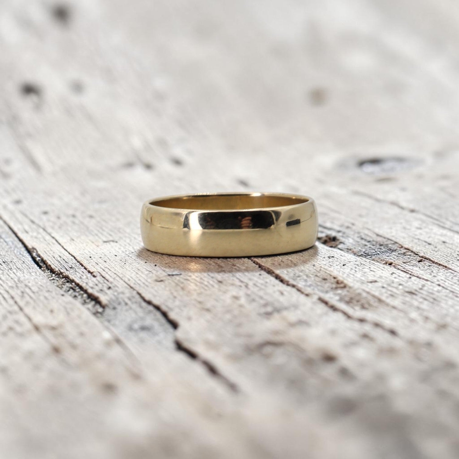 14K Yellow Gold Estate Wedding Band | 5mm | Size 8 | Ca. 2010 - Petra Star