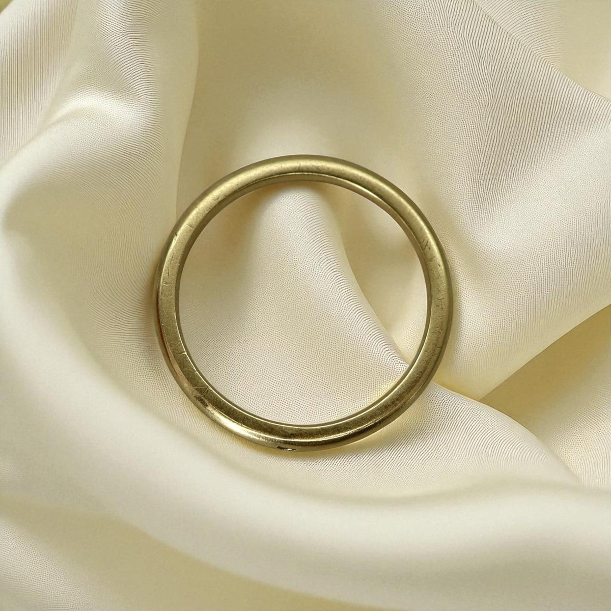18k Gold Band Ring – Buttery Yellow Gold, 2mm Wide, Vintage-French - Petra Star