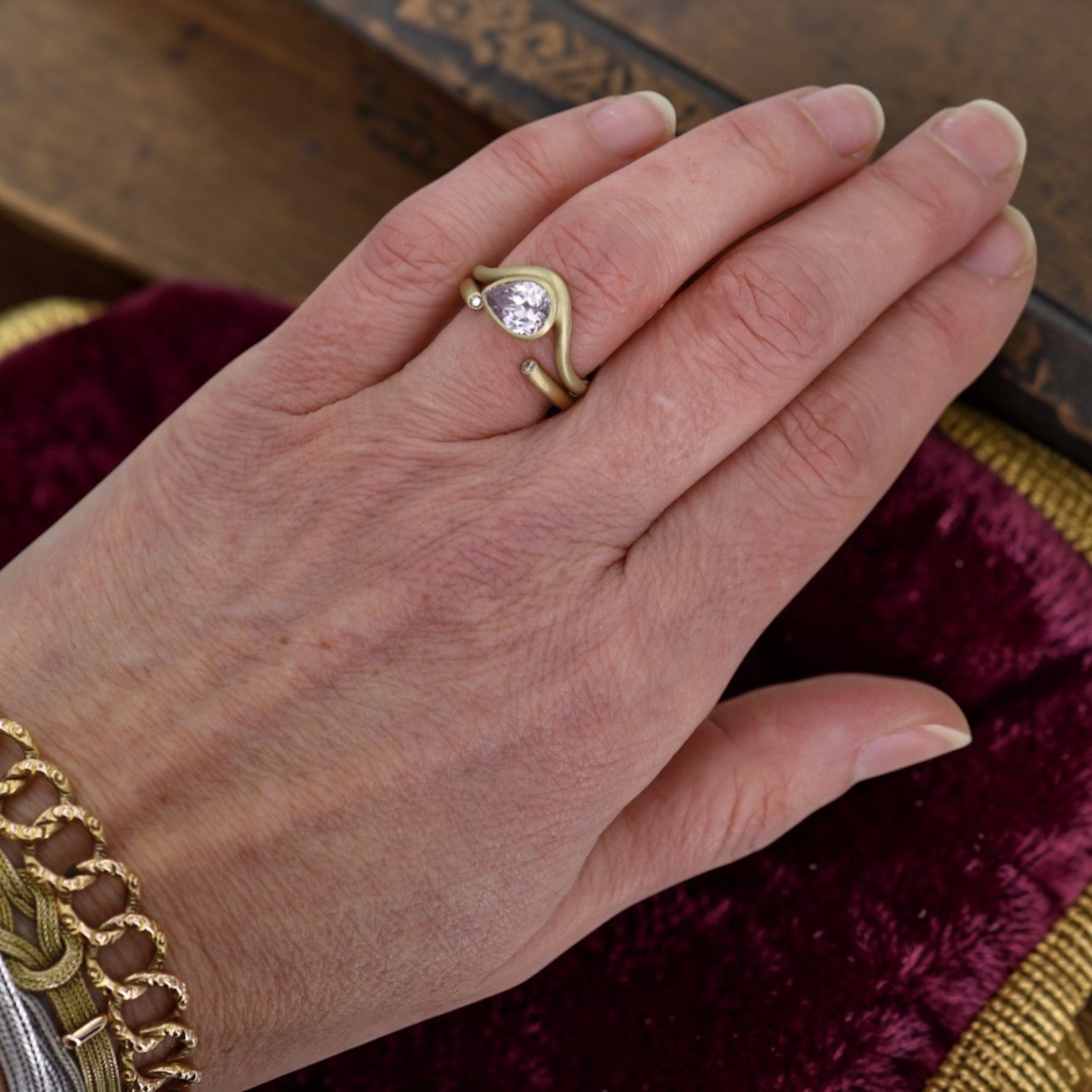 18k Gold Open Tube Diamond-Capped Band with Satin Finish, Sustainable Diamonds, Modern Minimalism - Petra Star