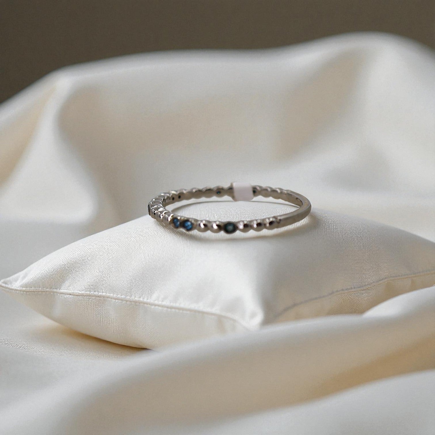 18k White Gold Bezel-Set Bubble Sapphire Band - Petra Star