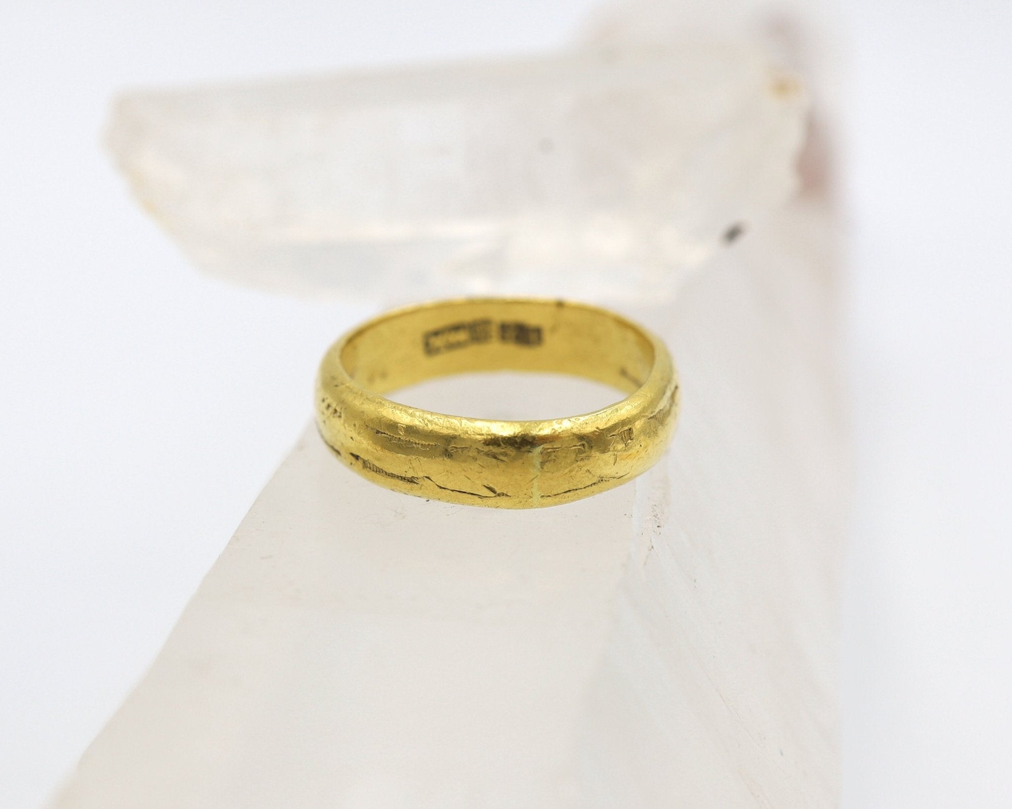 22k Gold Chinese Art Nouveau Band - Petra Star