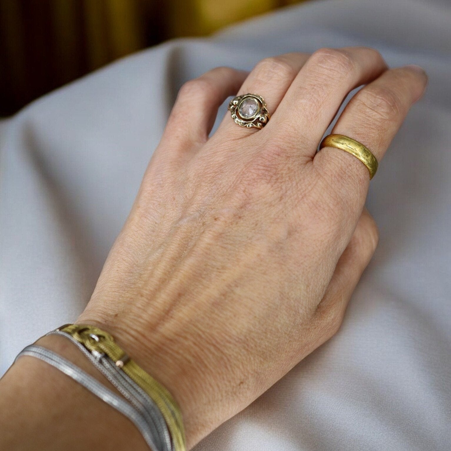 22k Gold Chinese Art Nouveau Band - Petra Star