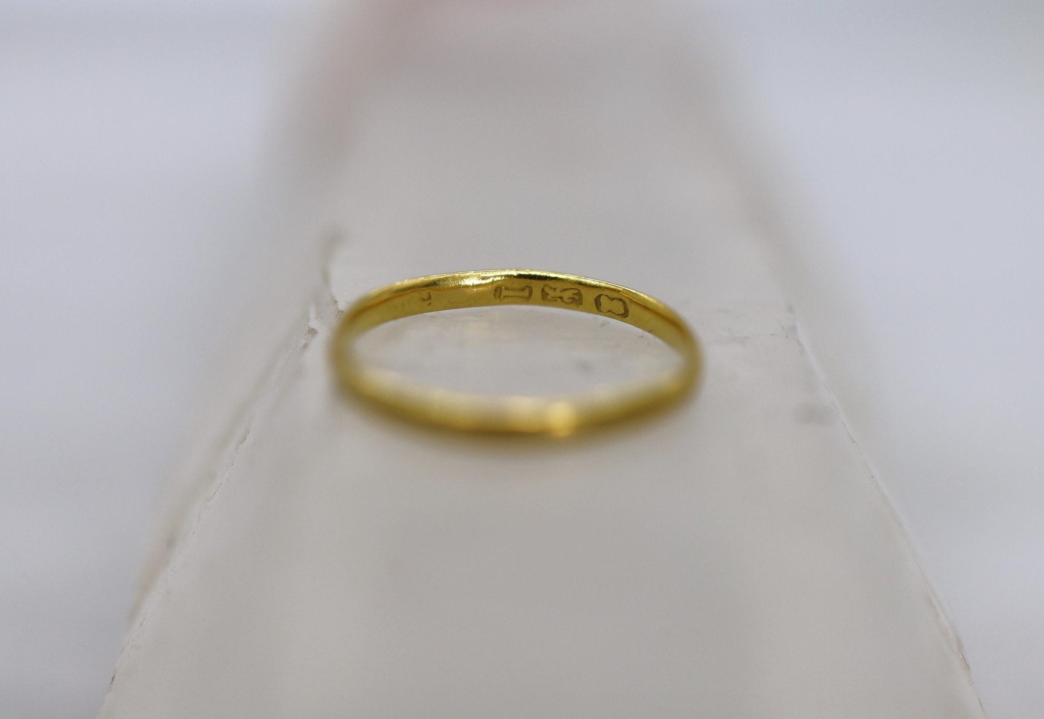 22k Yellow Gold Art Deco Band Hallmarked 1928 Sheffield - Petra Star
