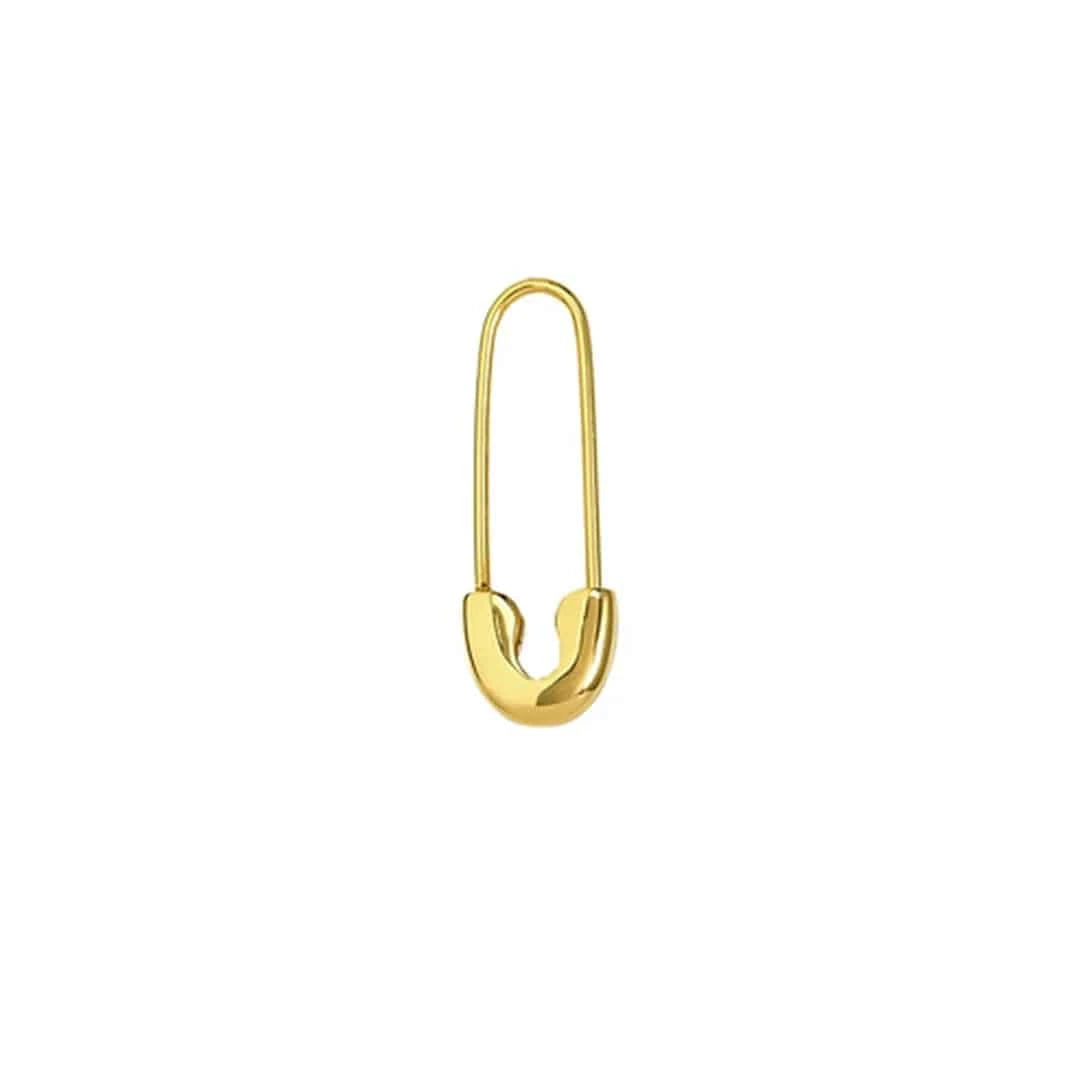 Petra Star earrings featuring elegant pin-shaped design with gold-tone finish, perfect for stylish accessories.