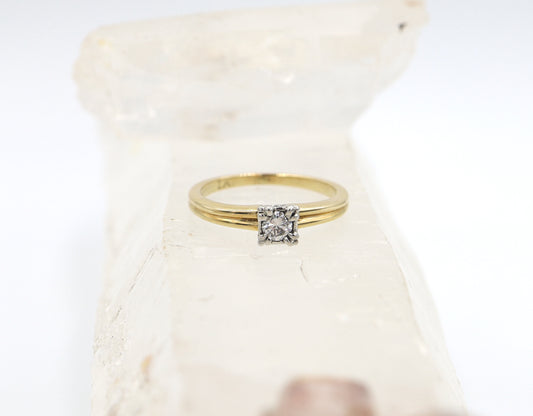 Mid Century Diamond Engagement Ring 0.13 cts Round Faceted Cut Diamond Set in 14k Yellow & Platinum