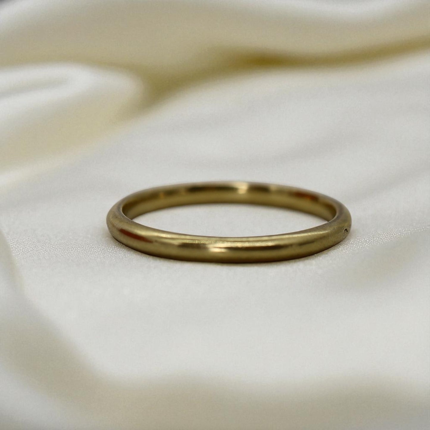 18k Gold Band Ring – Buttery Yellow Gold, 2mm Wide, Vintage-French - Petra Star