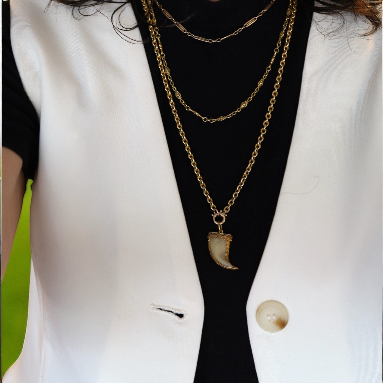 Antique Tiger’s Claw Pendant in 20k Gold with Cannetille Detail (c. Victorian British Raj) - Petra Star