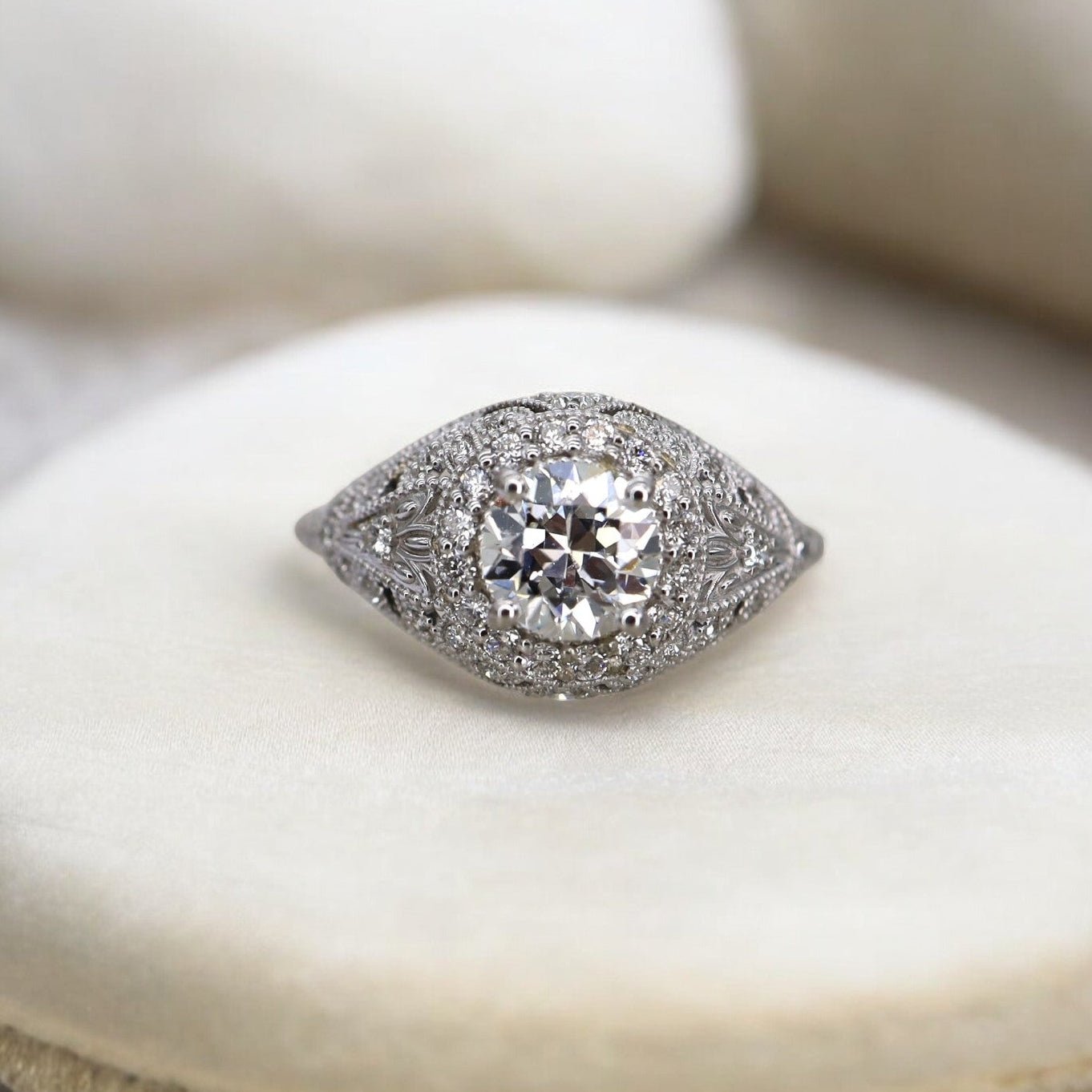 Art Deco-Inspired Diamond Ring - Petra Star