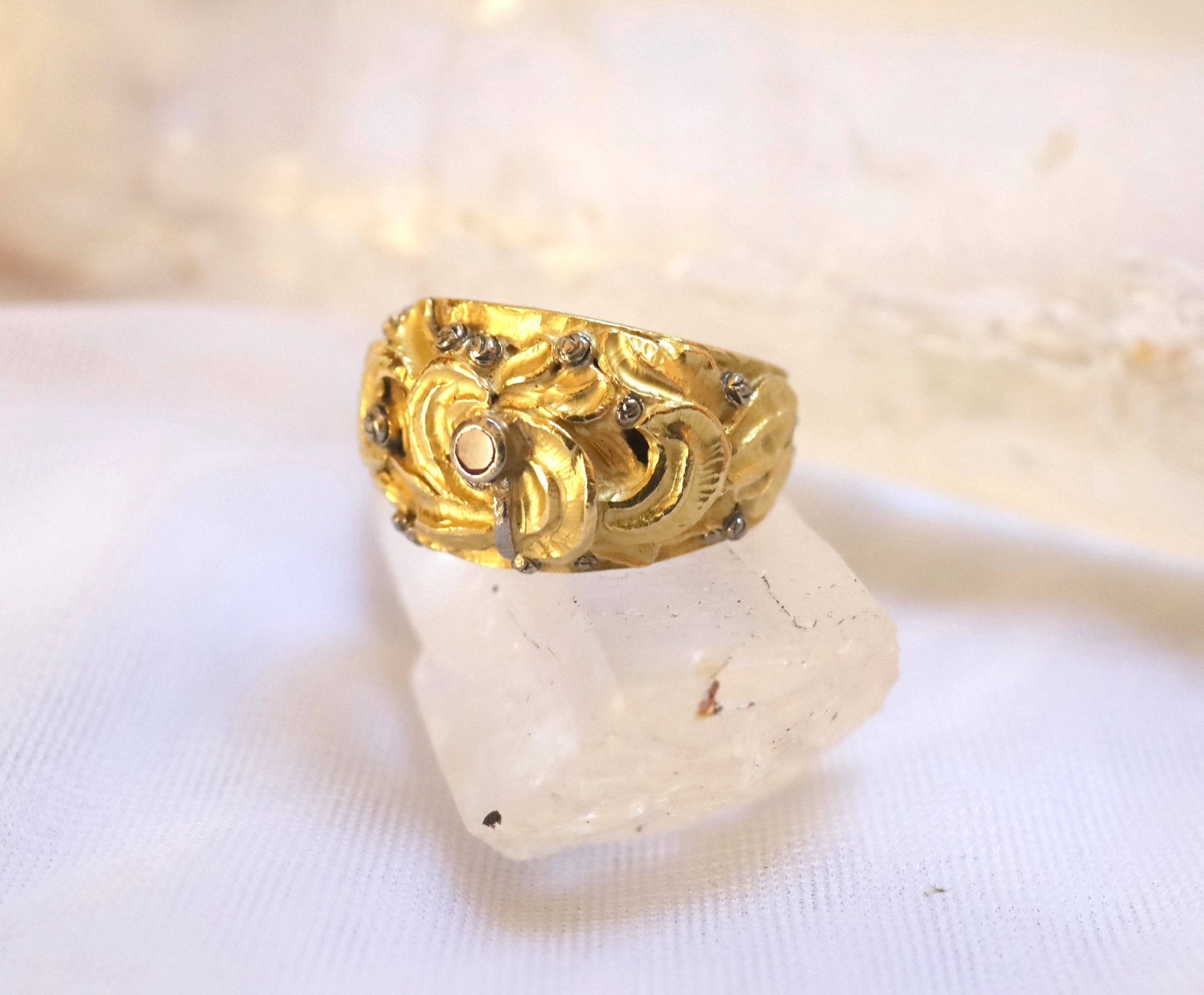 Art Nouveau Inspired Ruby Band in 18k Gold Hallmarked 1975 - Petra Star
