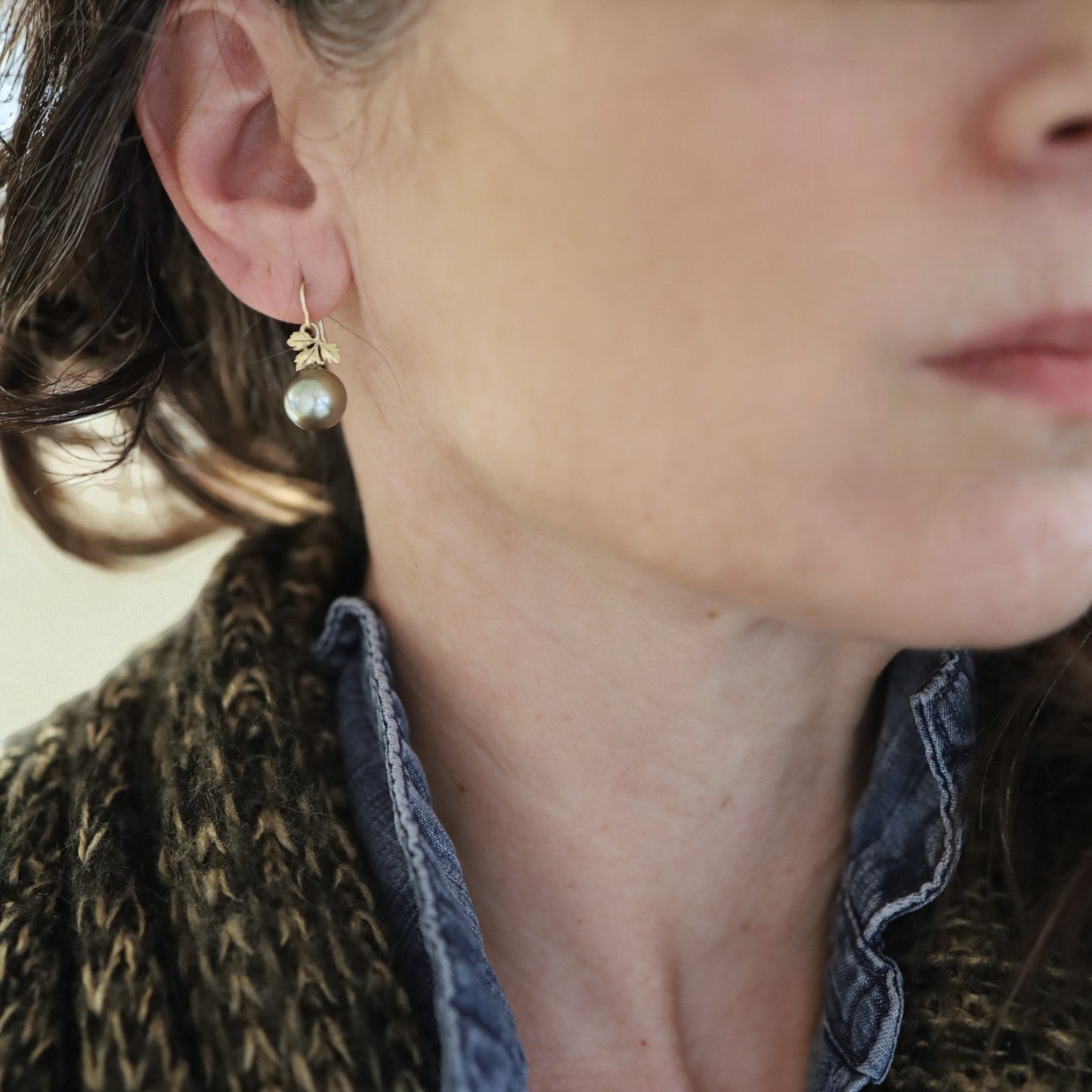 Art Nouveau Tahitian Pearl Earrings in 18k Yellow Gold - Petra Star