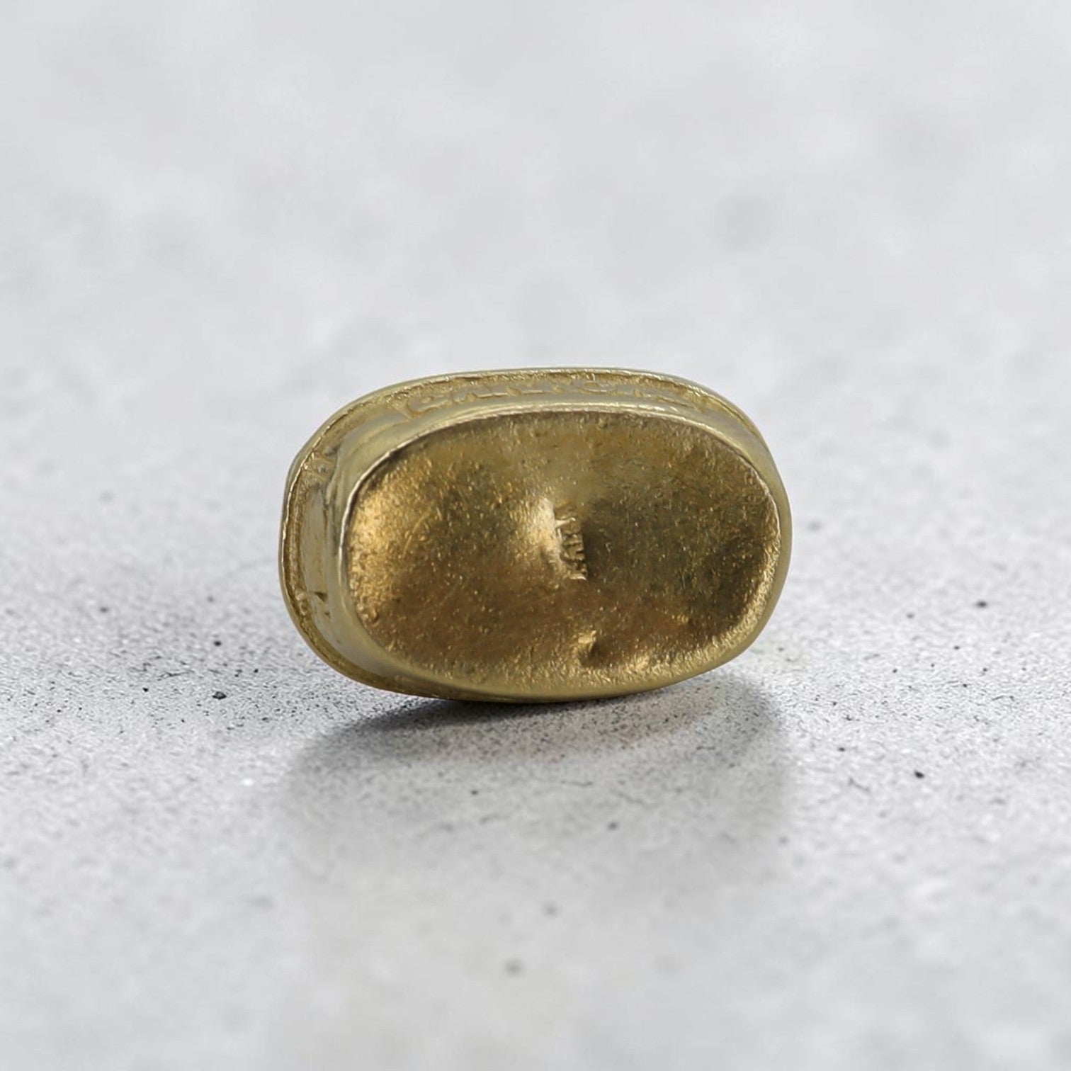 Caracas Tranvía Charm — 18K Yellow Gold, Kinetic Top, Circa 1960 - Petra Star