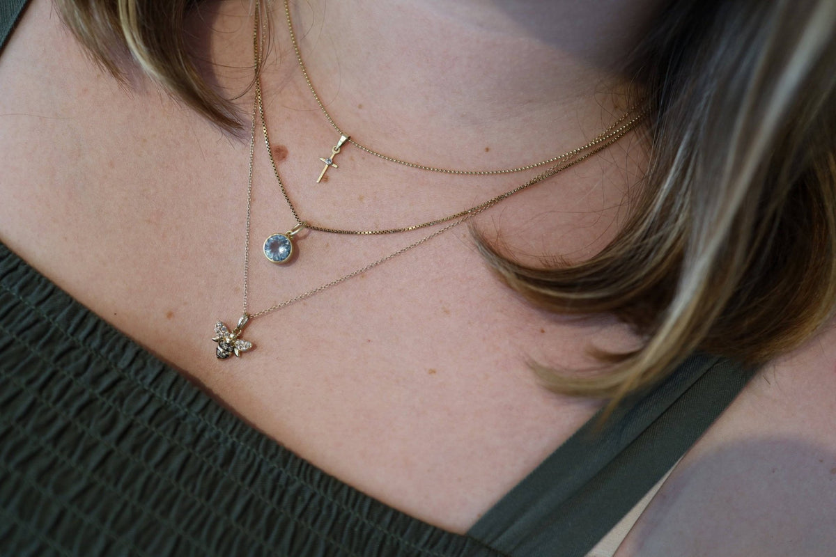 Dreamy Aquamarine Pendant in 18k Gold - Petra Star