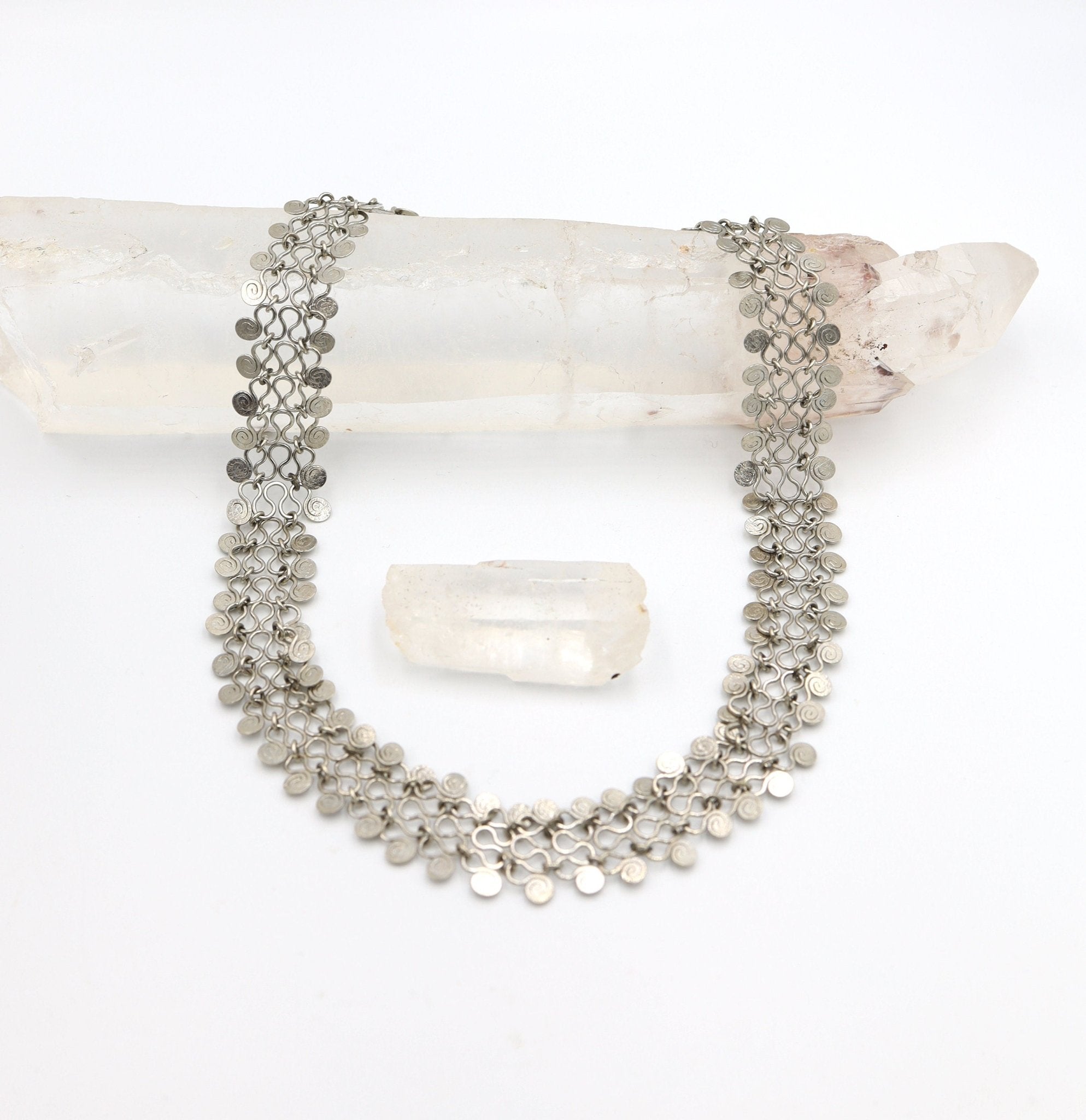 Egyptian-Style Wide Mesh Necklace Collar - Petra Star