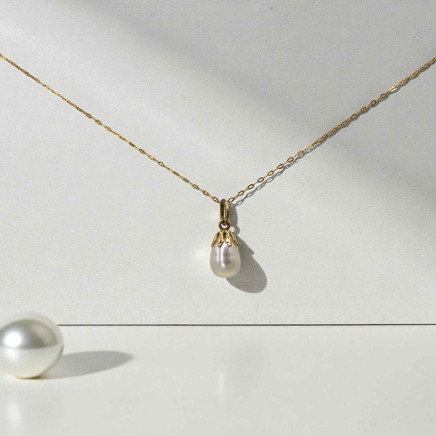 Fresh Water Pearl Pendant in 14k Gold - Petra Star