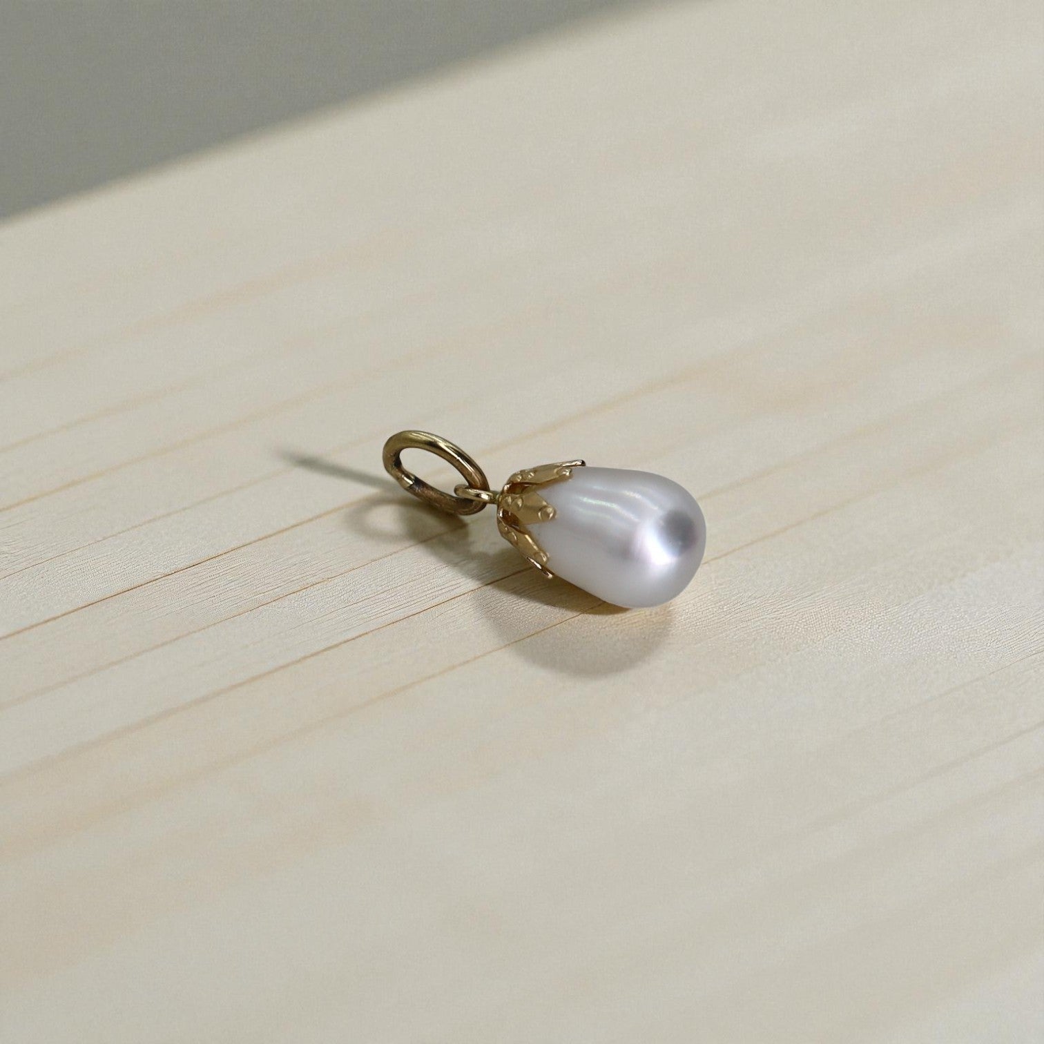 Fresh Water Pearl Pendant in 14k Gold - Petra Star