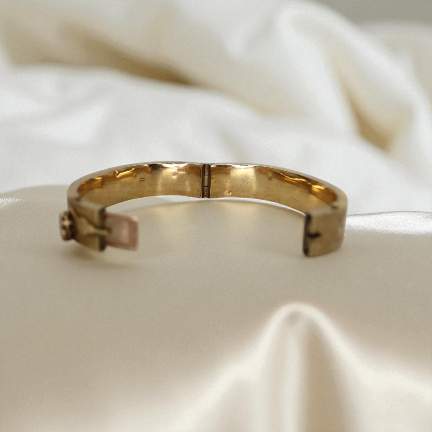 Gold Filled Victorian Bangle Bracelet - Petra Star