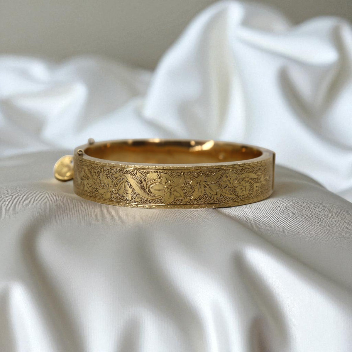 Gold Filled Victorian Bangle Bracelet - Petra Star