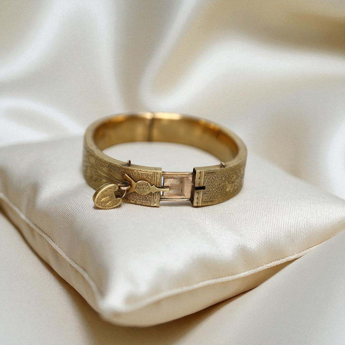 Gold Filled Victorian Bangle Bracelet - Petra Star