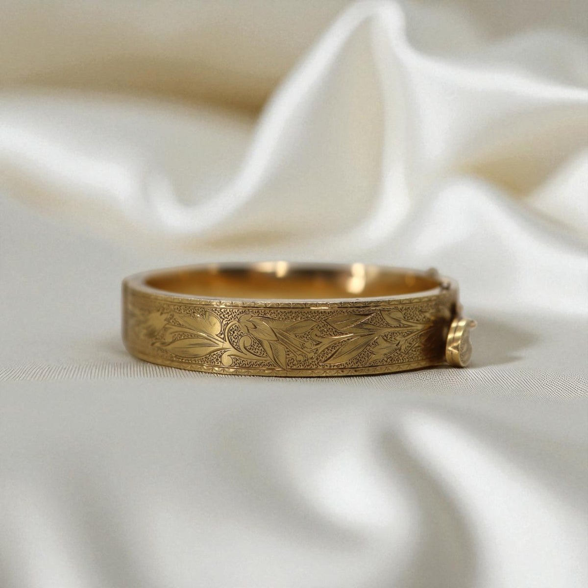Gold Filled Victorian Bangle Bracelet - Petra Star