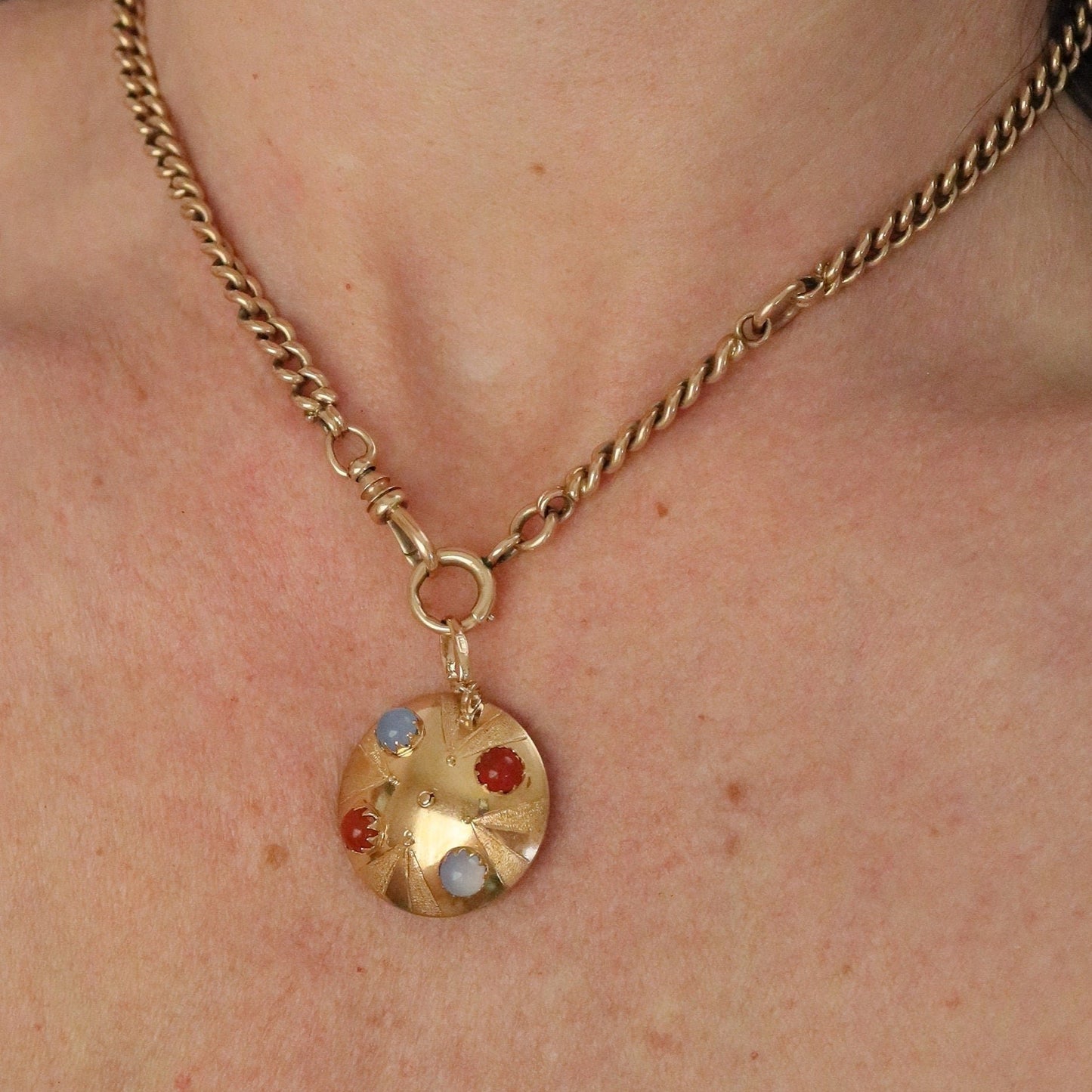 Vintage Roulette Wheel Charm / Pendant in 18k Yellow Gold - DK467 - Petra Star