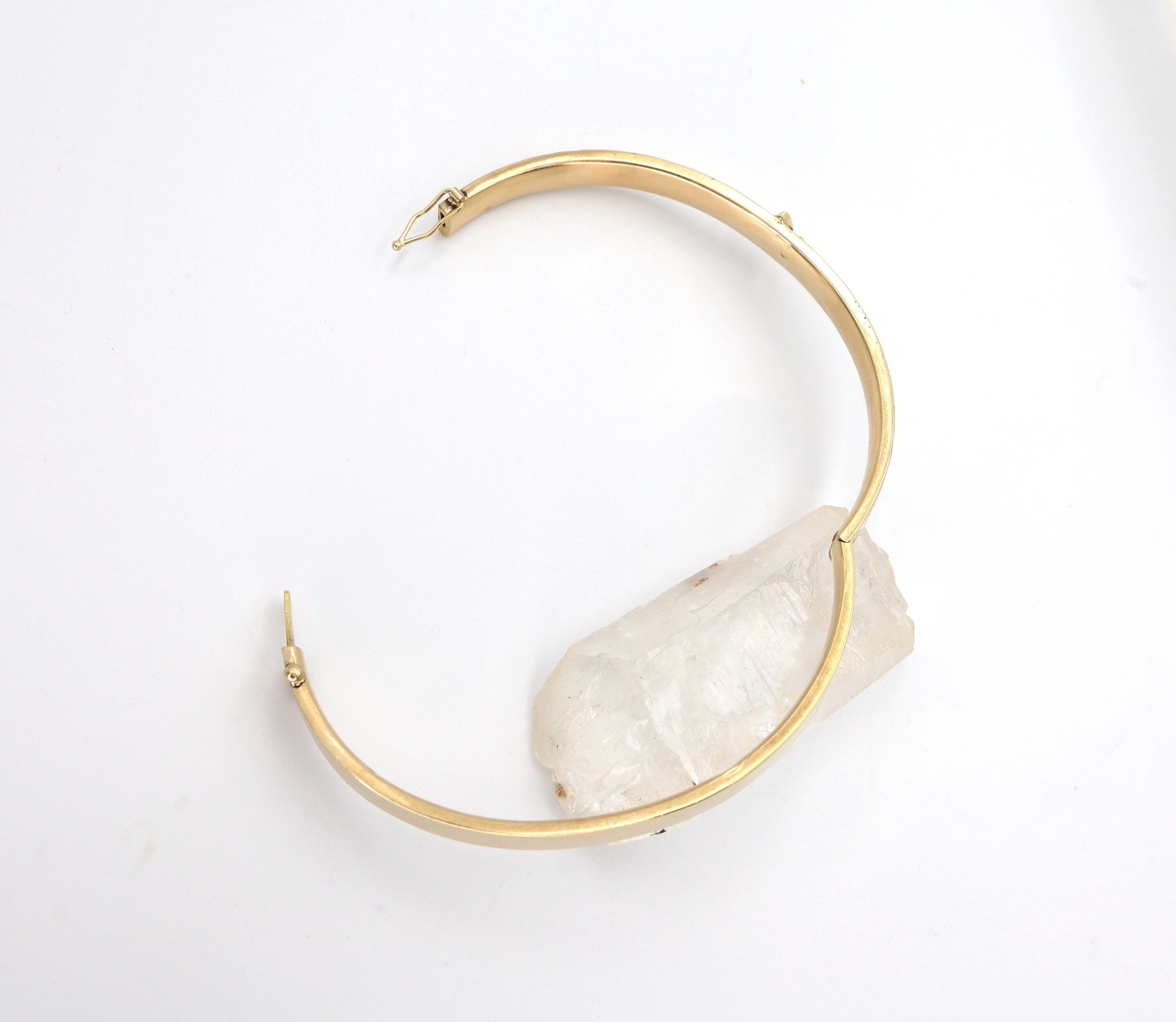 Mid Century 14k Yellow Gold Hummingbird Bangle Bracelet 5.9 mm Wide 7.5" Wrist Size - DK233A - Petra Star