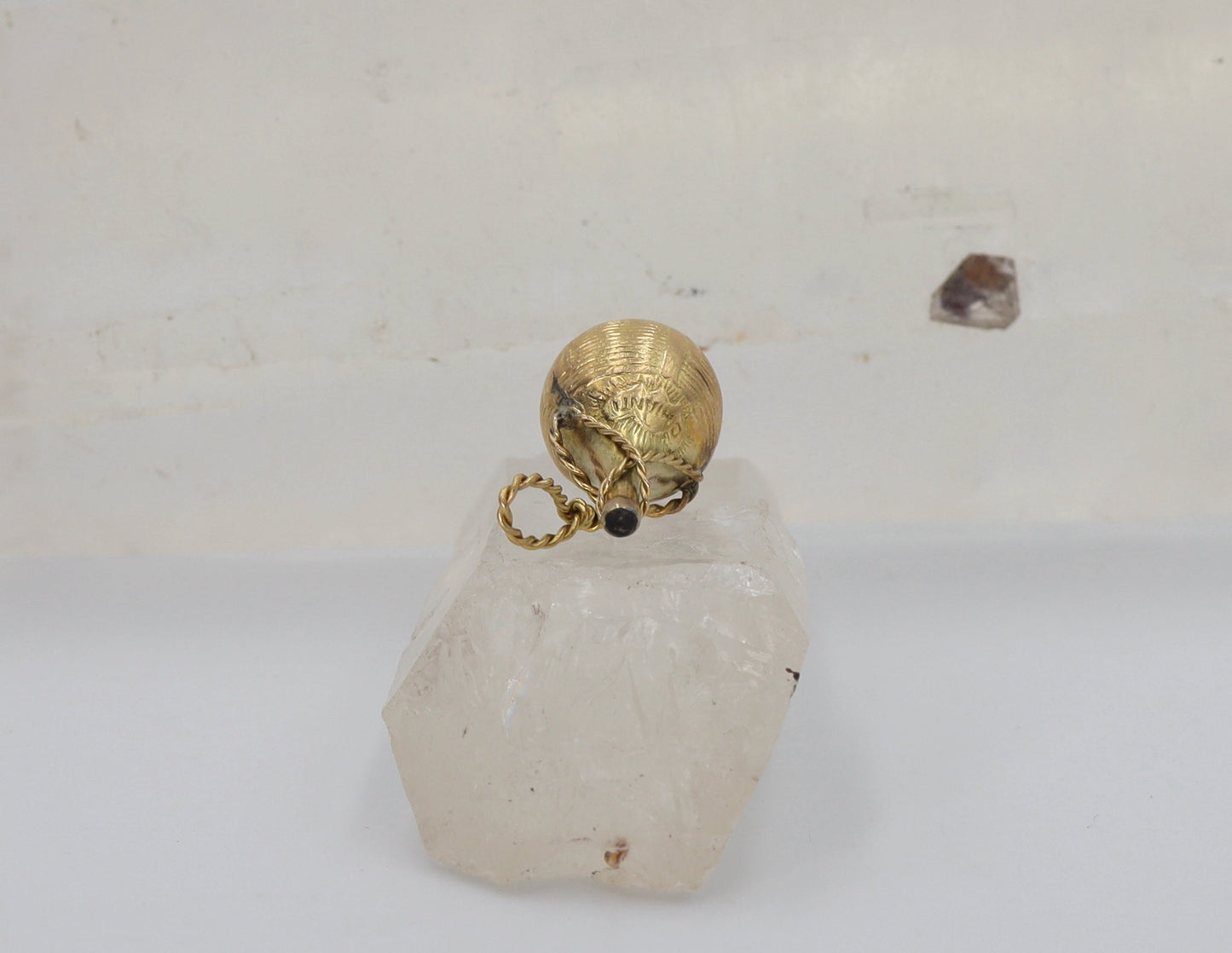 Vintage Chianti Charm 18k Yellow Gold - DK659 - Petra Star