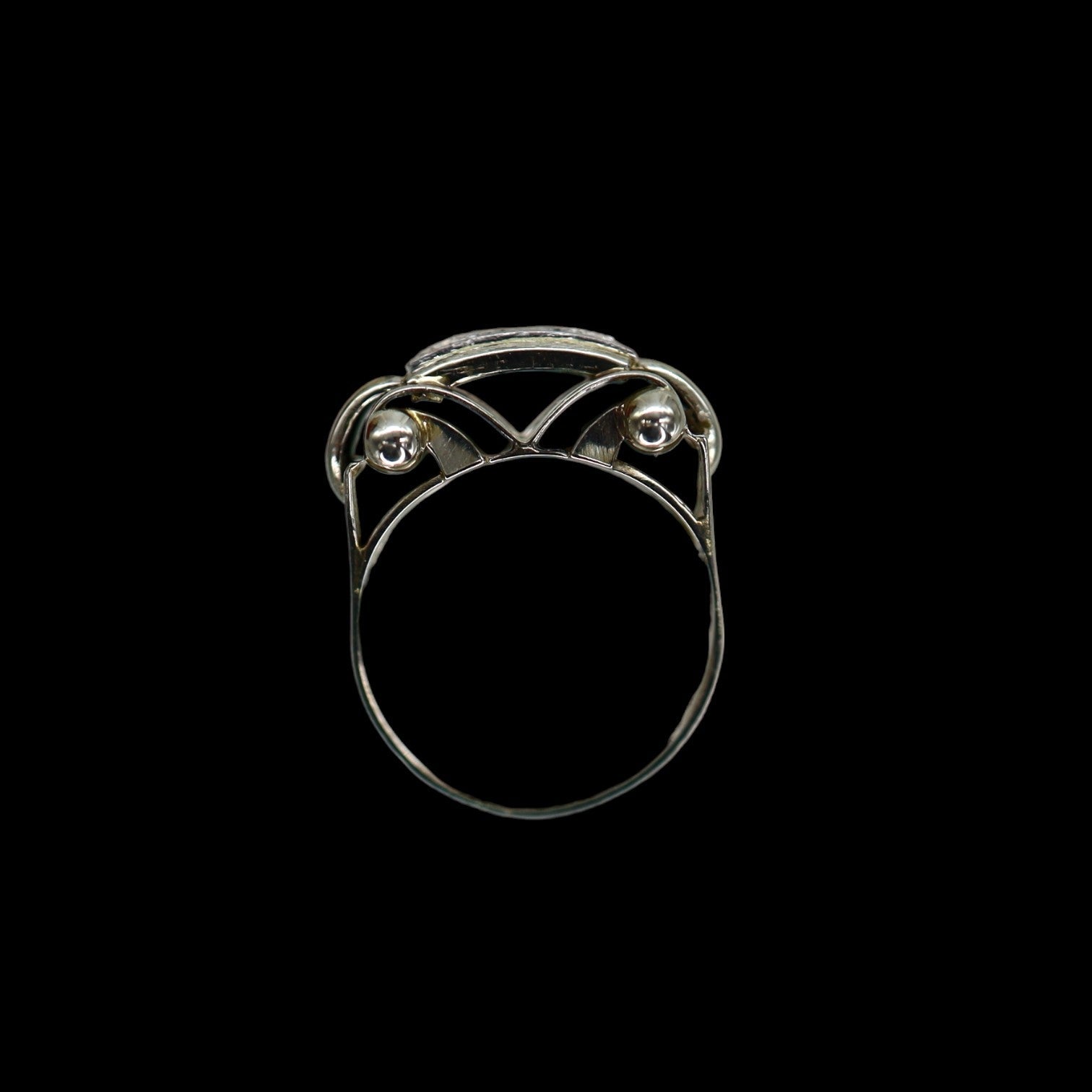 Italian Retro White Gold Three-Diamond Ring 0.35 cts Diamonds - Petra Star