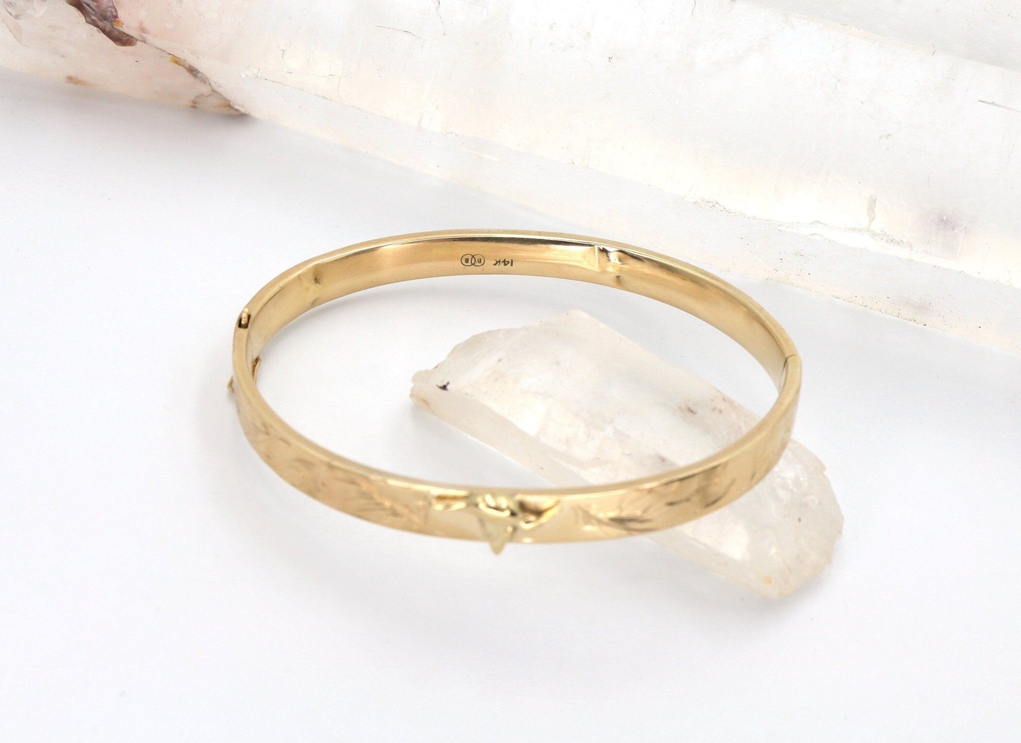 Mid-Century 14k Gold Hummingbird Bangle Bracelet - Petra Star