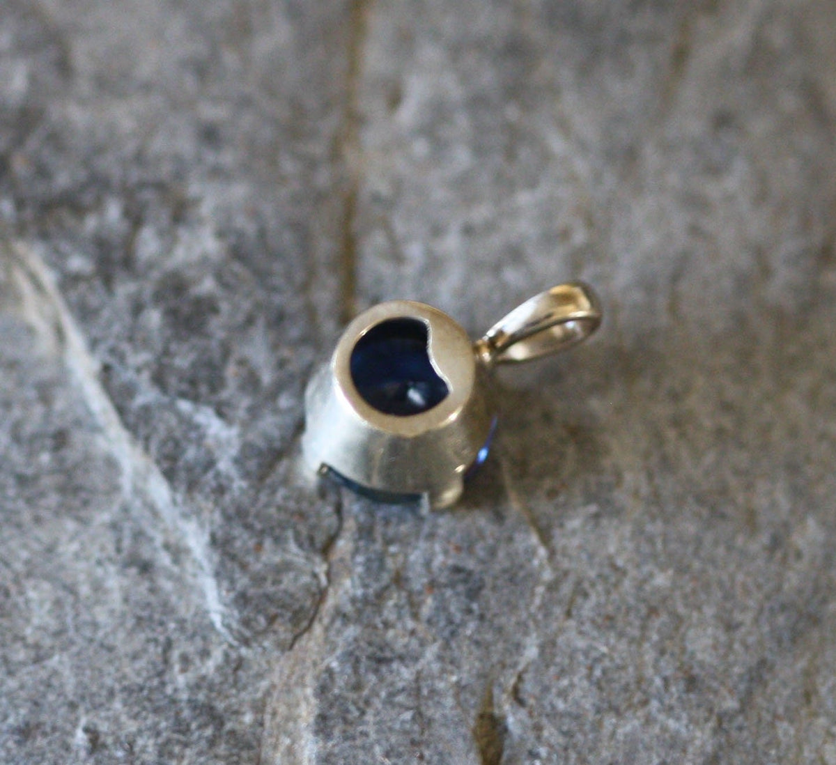 Simple Sapphire Pendant - Petra Star