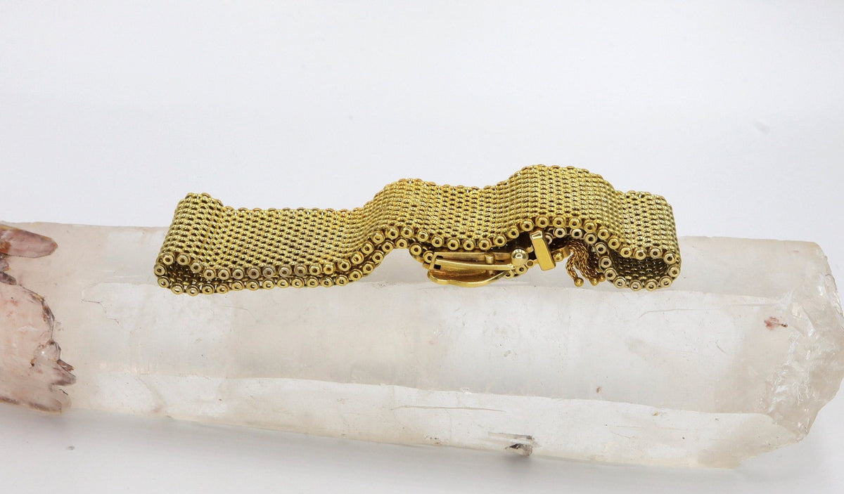 Victorian Mesh Buckle Bracelet circa 1890 in 18k Yellow Gold - Petra Star
