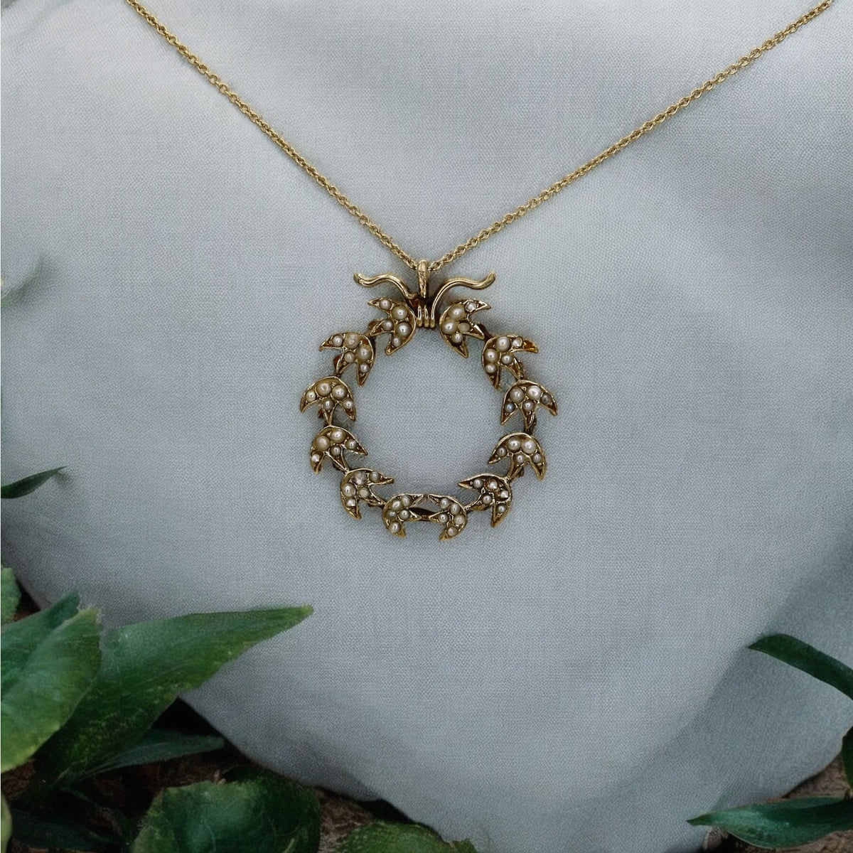 Victorian Pearl Wreath Pendant - Petra Star