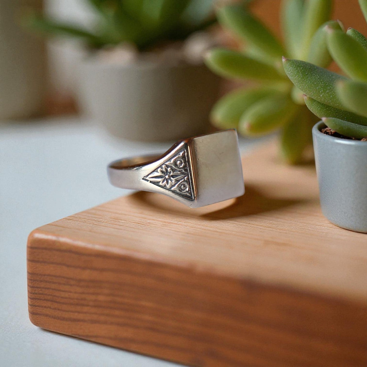 Victorian Signet Ring in 10k Rose Gold - Petra Star