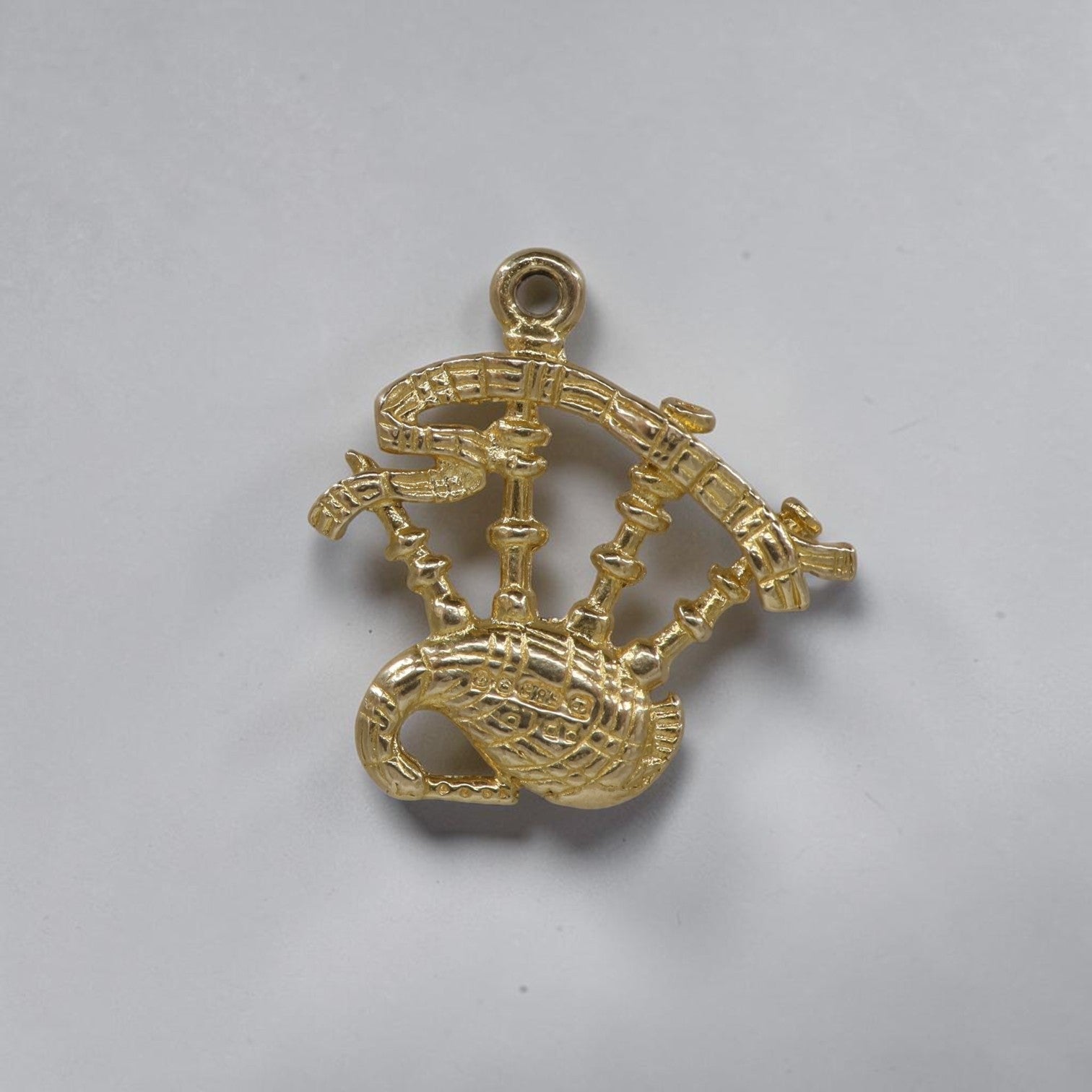 Vintage 14k Gold Bagpipe Charm | Scottish Heritage | Circa 1970s | PPLD 585 Hallmark | Petra Star - Petra Star
