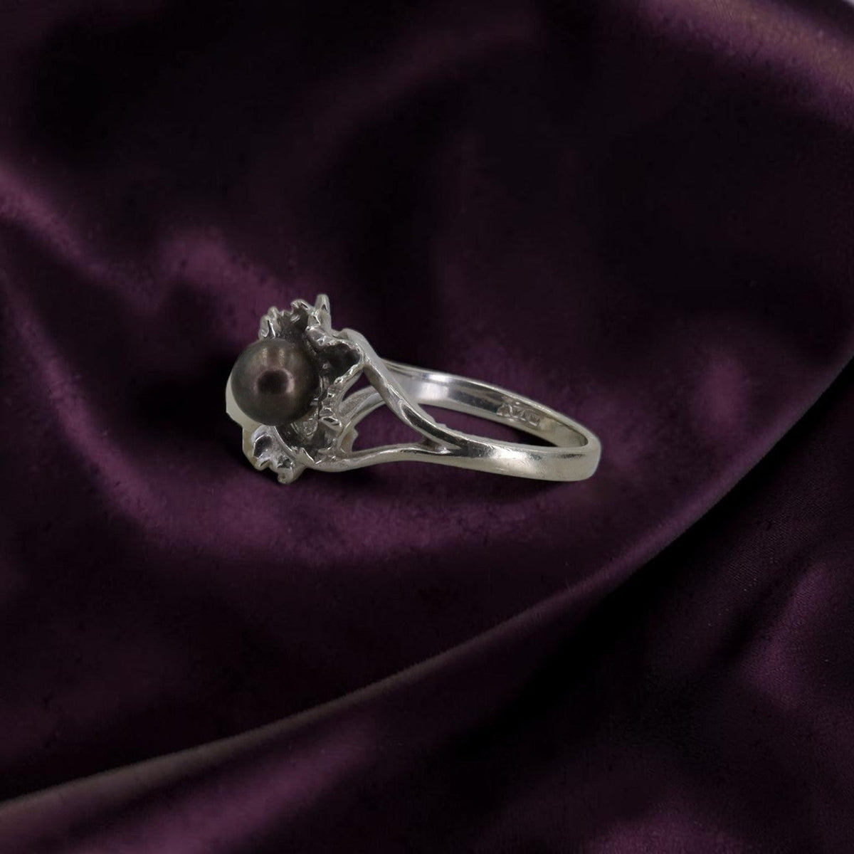 Vintage 14K White Gold Black & White Akoya Pearl Bypass Ring — Ornate Foliate Design, Circa 1990 - Petra StarRing