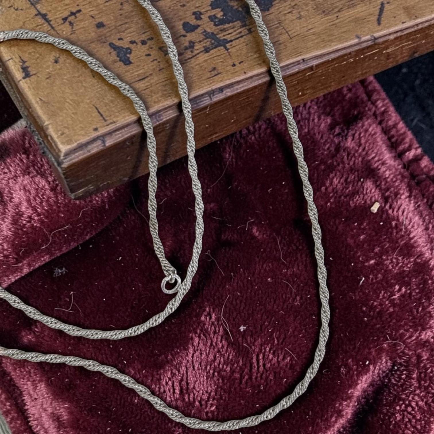 Vintage 24" Sterling Silver Rope Chain - Petra Star