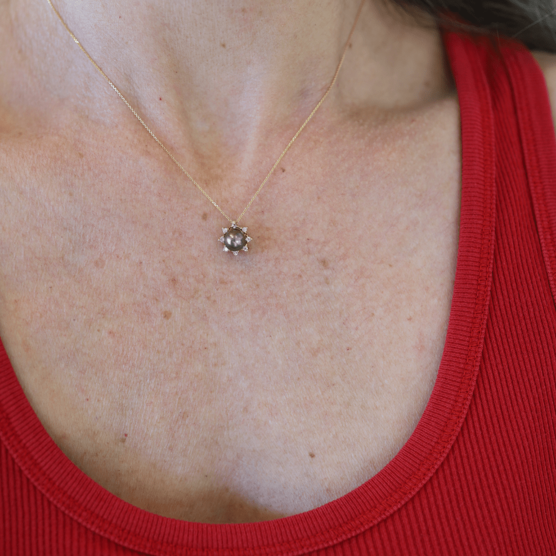 Vintage Black Pearl and Diamond Pendant – 14k Yellow Gold, 7mm Pearl - Petra Star
