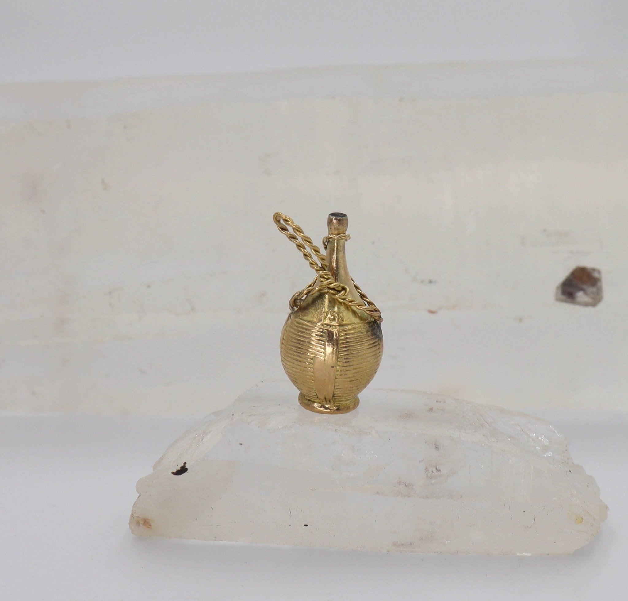 Vintage Chianti Charm 18k Yellow Gold - Petra Star