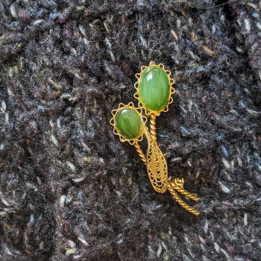Vintage Gold Tone Costume Jewelry Brooch Pin - Petra Star