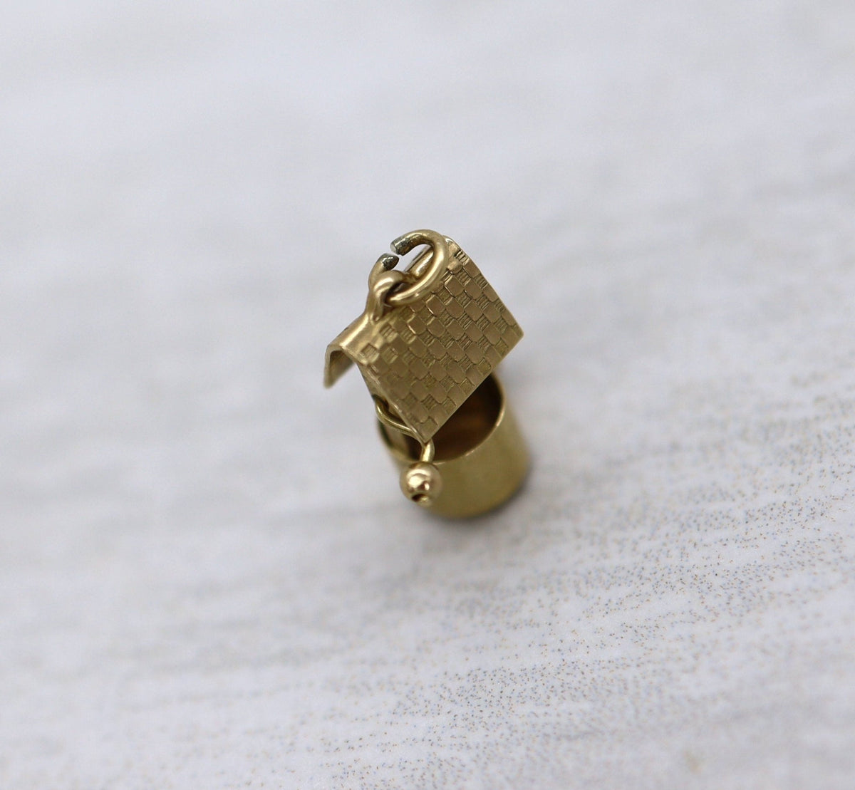 Vintage Wishing Well Charm 14k Gold - LM102C - Petra Star