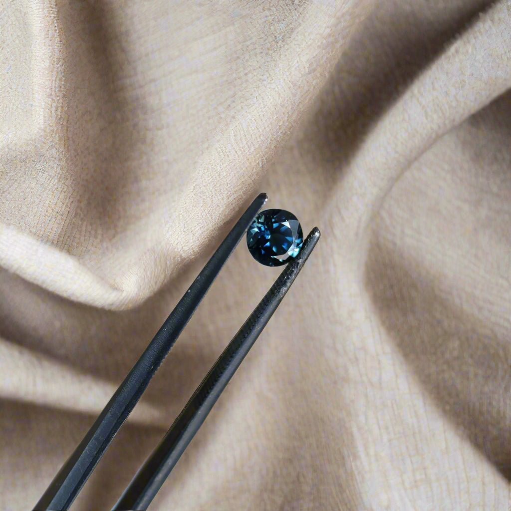 0.57-ct Australian No-Heat Bluish-Green Sapphire - Petra Star