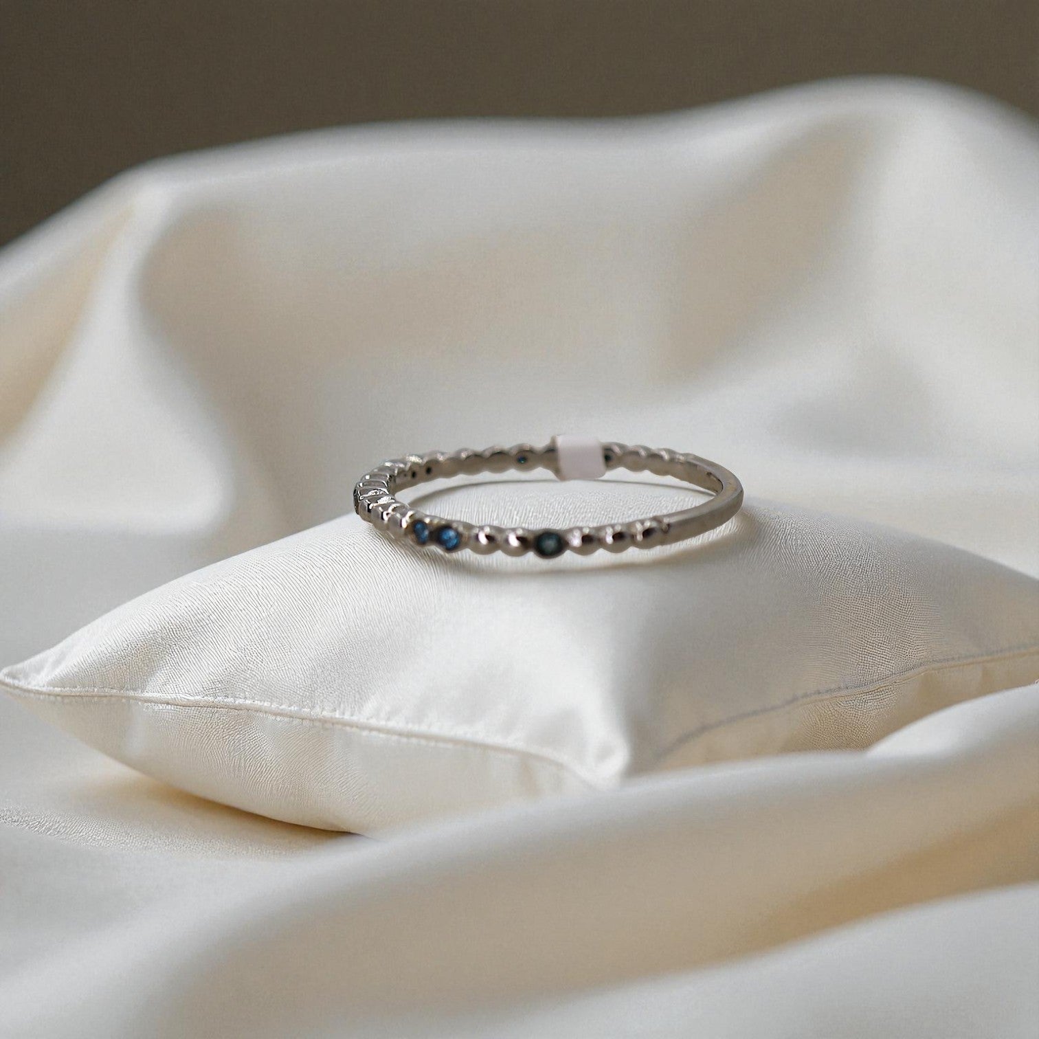 18k White Gold Bezel-Set Bubble Sapphire Band - Petra Star