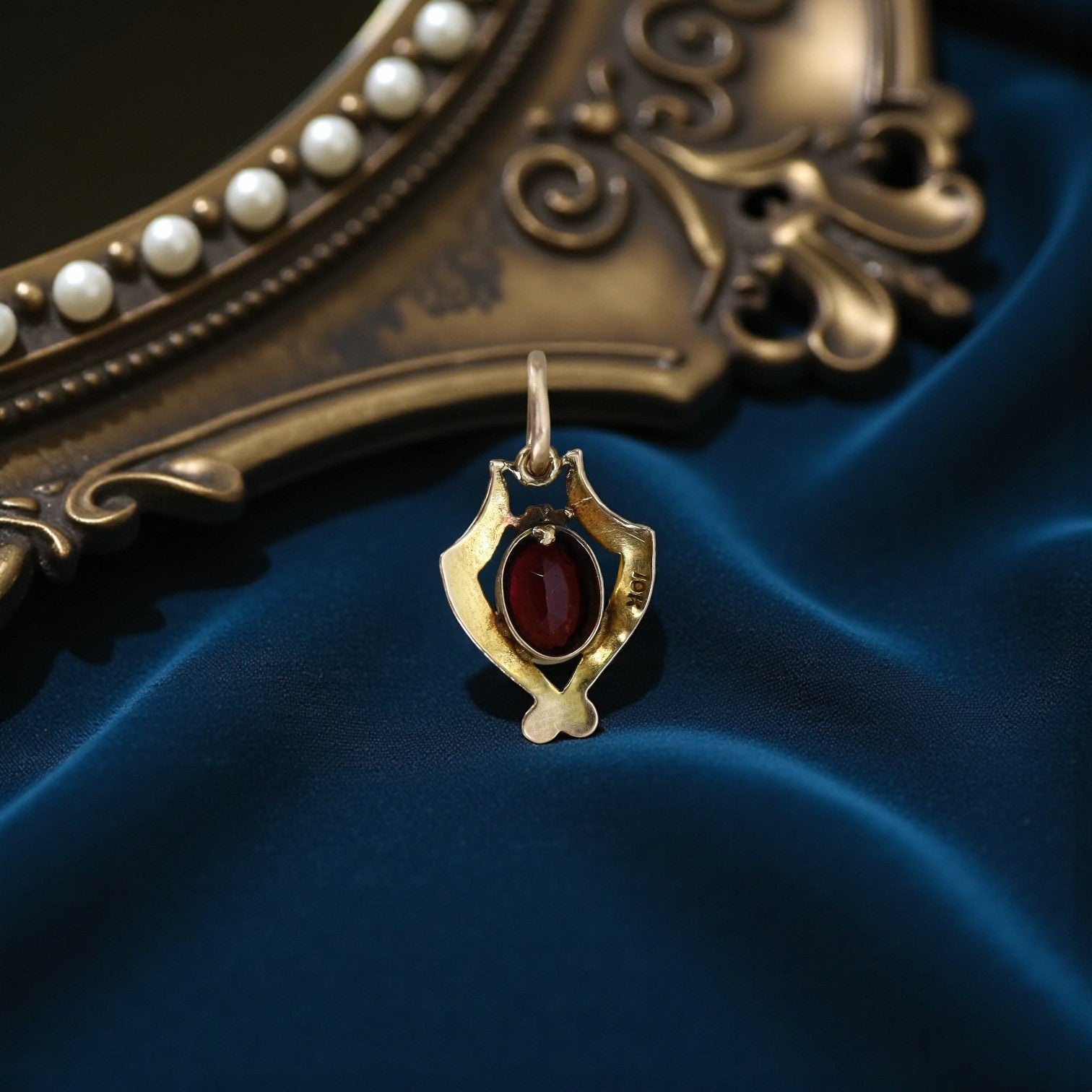 10k Gold Victorian Garnet Pendant - Petra Star