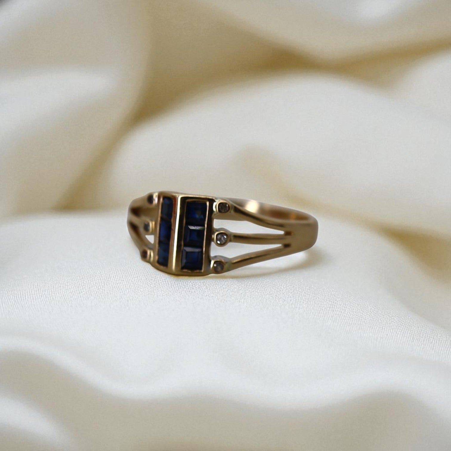 14k Gold 1960s Modernist Sapphire & Diamond Ring - Petra Star