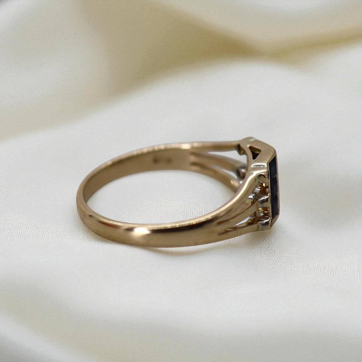 14k Gold 1960s Modernist Sapphire & Diamond Ring - Petra Star