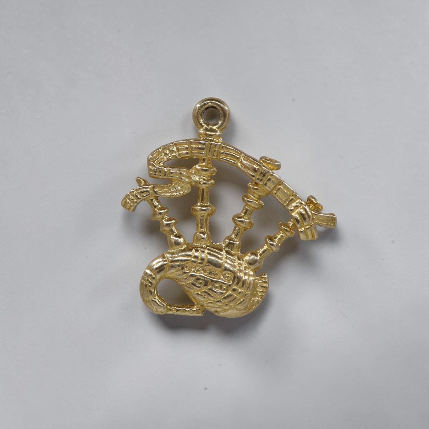 Vintage 14k Gold Bagpipe Charm | Scottish Heritage | Circa 1970s | PPLD 585 Hallmark | Petra Star - Petra Star