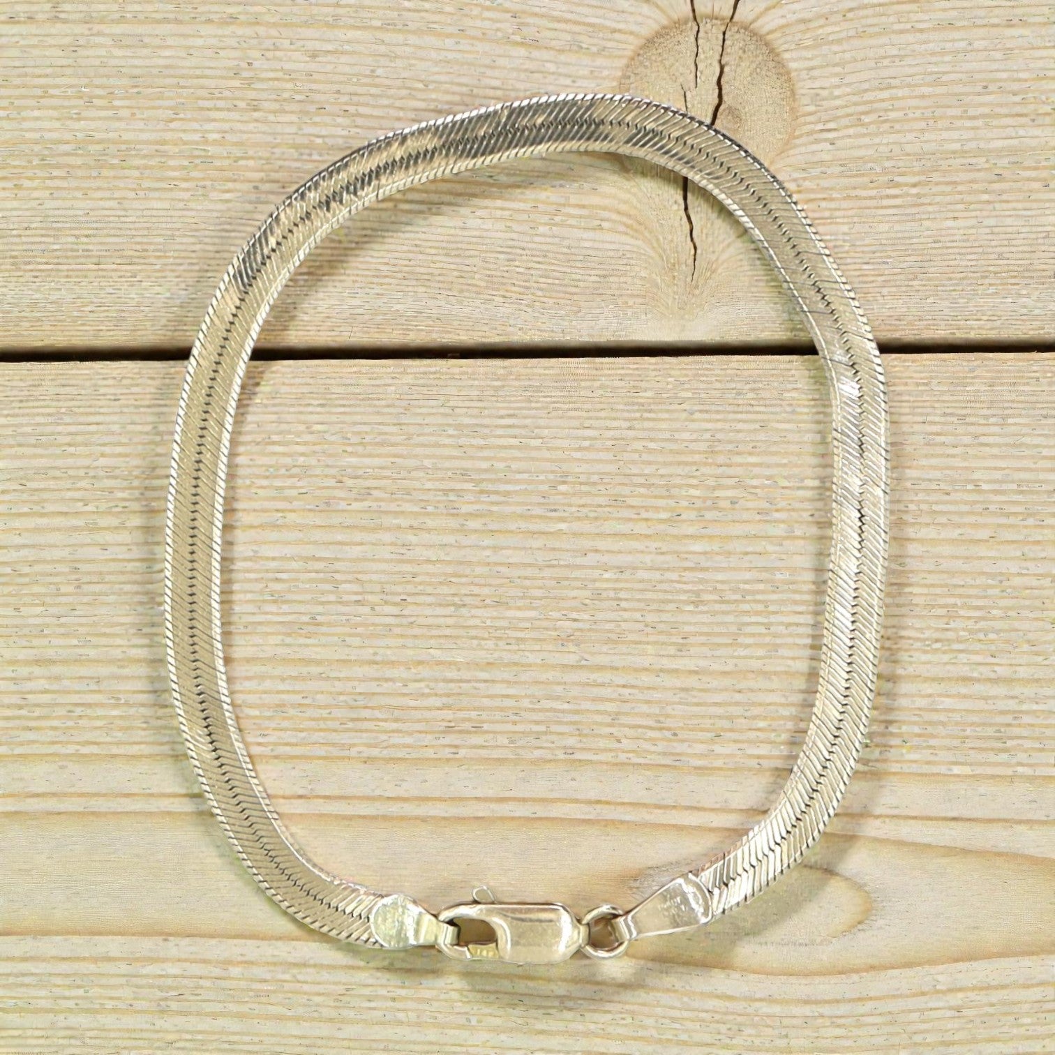 Vintage Herringbone Bracelet 4 mm Wide x 7" Long 14k Yellow Gold - Petra Star