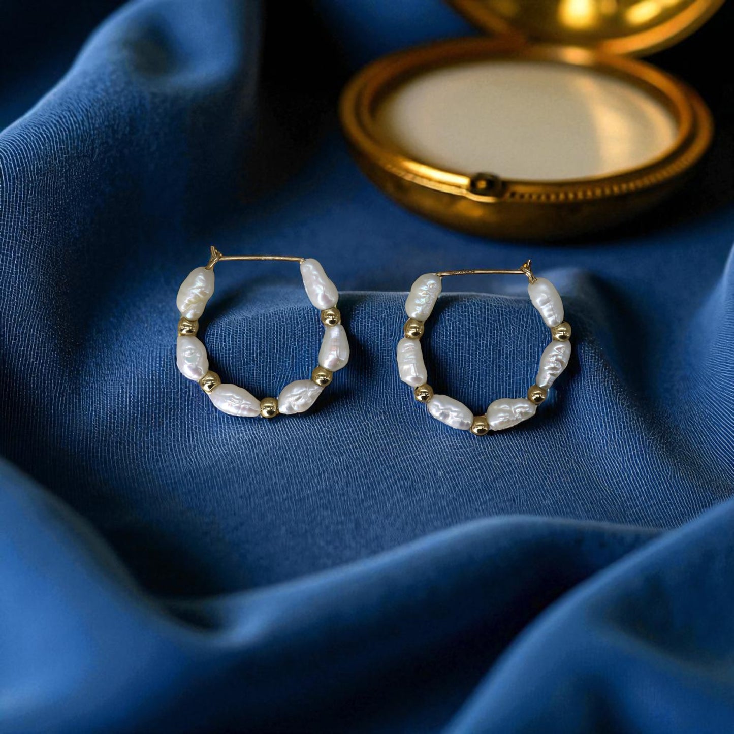 Vintage Minimalist 14k Gold Freshwater Pearl Hoop Earrings - Petra Star