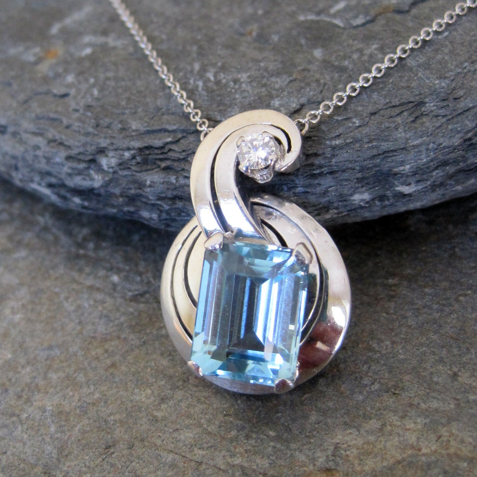 aquamarine and diamond necklace